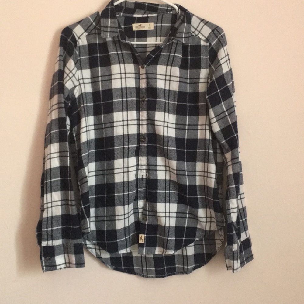 SOLD ✅Woman’s button blouse